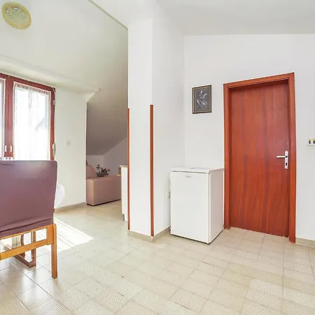 Cozy Apartment In Crikvenica With Wifi * 크리크베니카