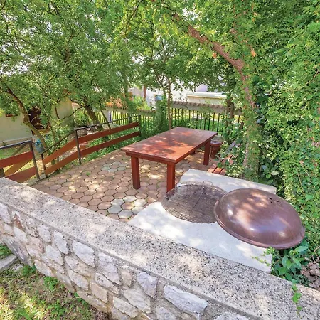 아파트 Cozy Apartment In Crikvenica With Wifi