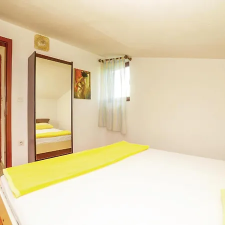 Cozy Apartment In Crikvenica With Wifi *