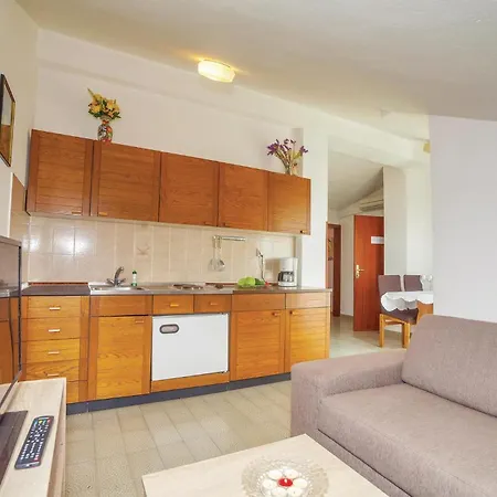 Apartment 2 Bedroom Amazing In *