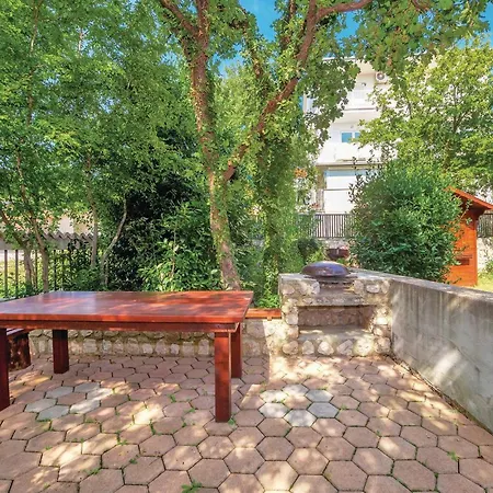 2 Bedroom Amazing In Apartment Crikvenica